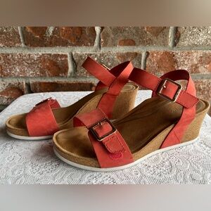 Aetrex Women's Lexa quarter strap wedge Coral sandal size 7.5-8